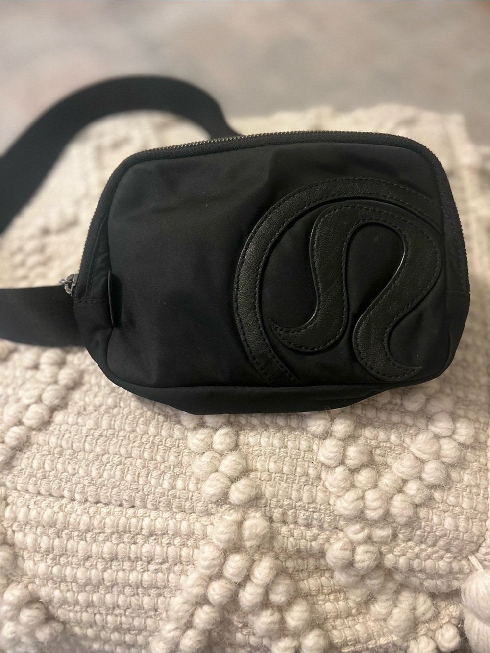 Lululemon Everywhere Belt Bag 1L Black Large 3D Logo EUC Limited Edition
